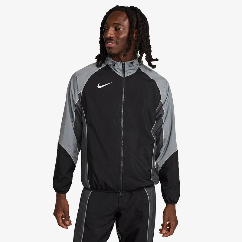 Nike Chaqueta con capucha de fútbol repelente al agua