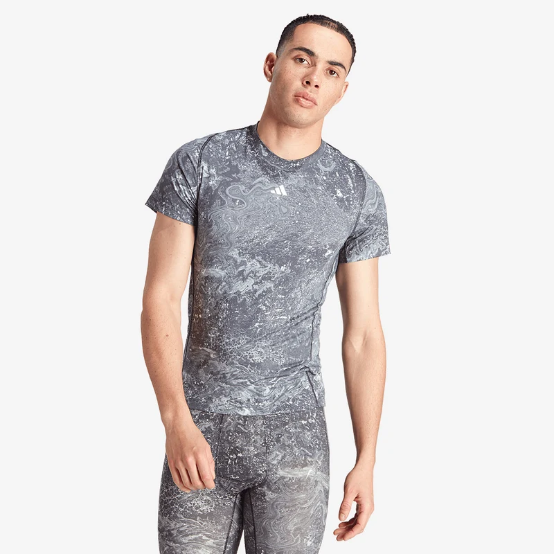 Camiseta adidas AEROREADY Techfit