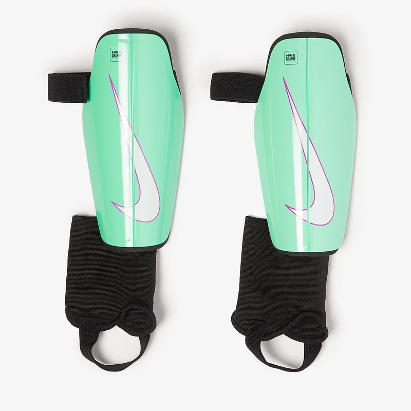 Espinilleras Nike Charge Guard