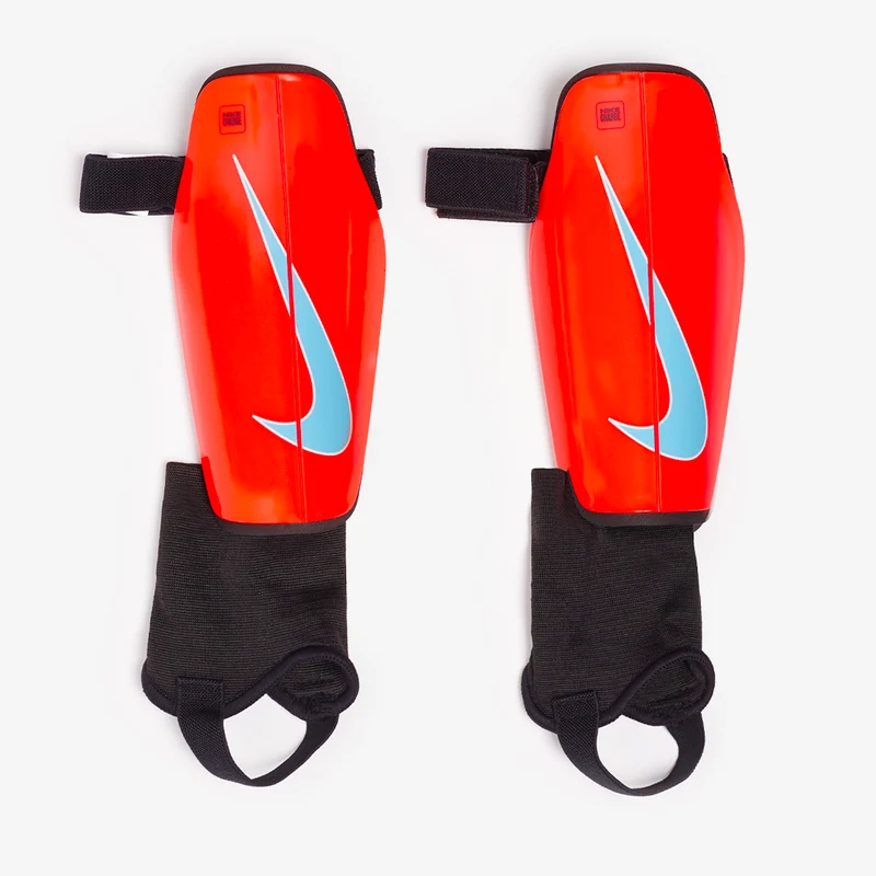Espinilleras Nike Charge