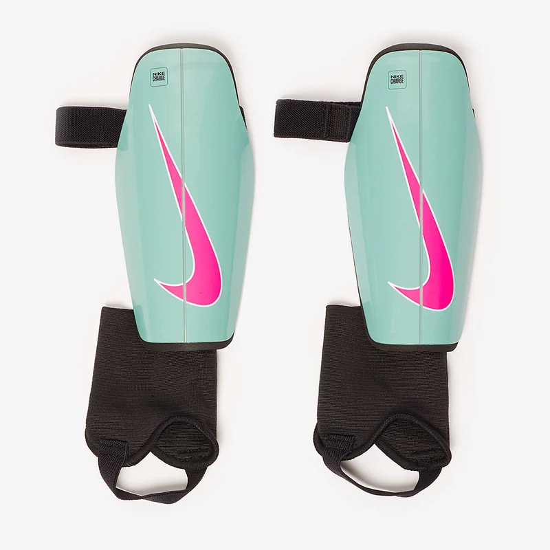 Espinilleras Nike Charge