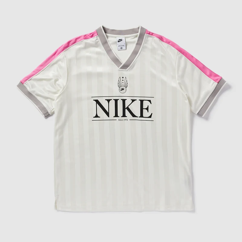 Nike Camiseta con cuello en V
