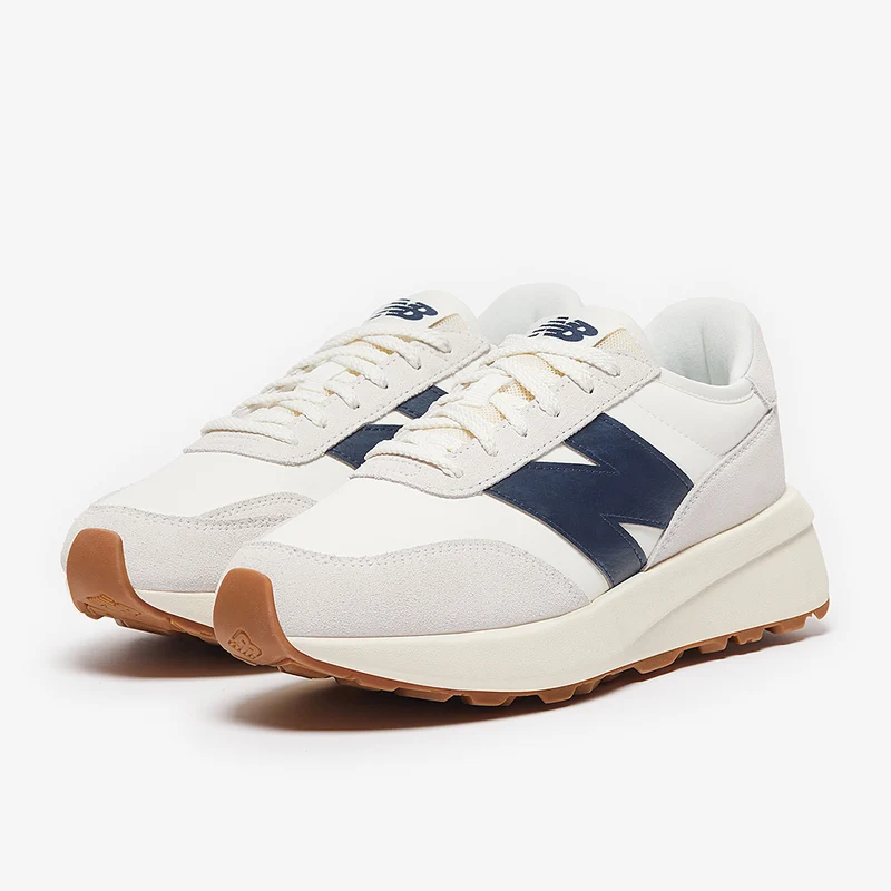 New Balance 370