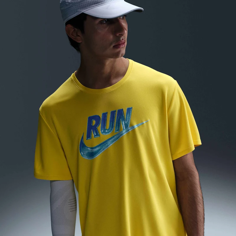 Nike Camiseta de running de manga corta Dri-FIT