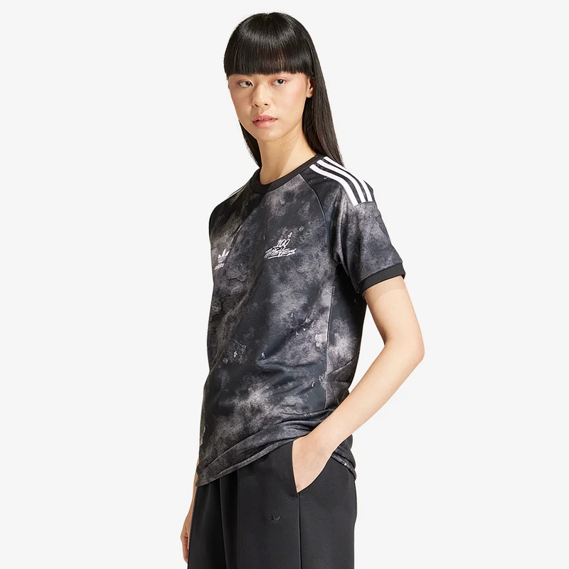 Camiseta adidas Originals x 100 Thieves para mujer