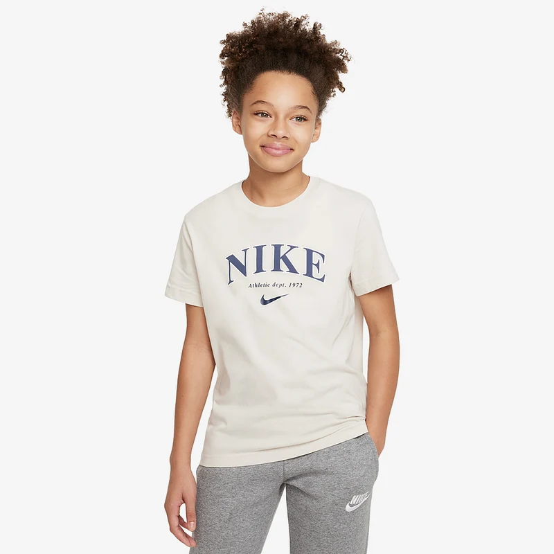 Camiseta Nike Sportswear Trend para niños (8-15Yrs)