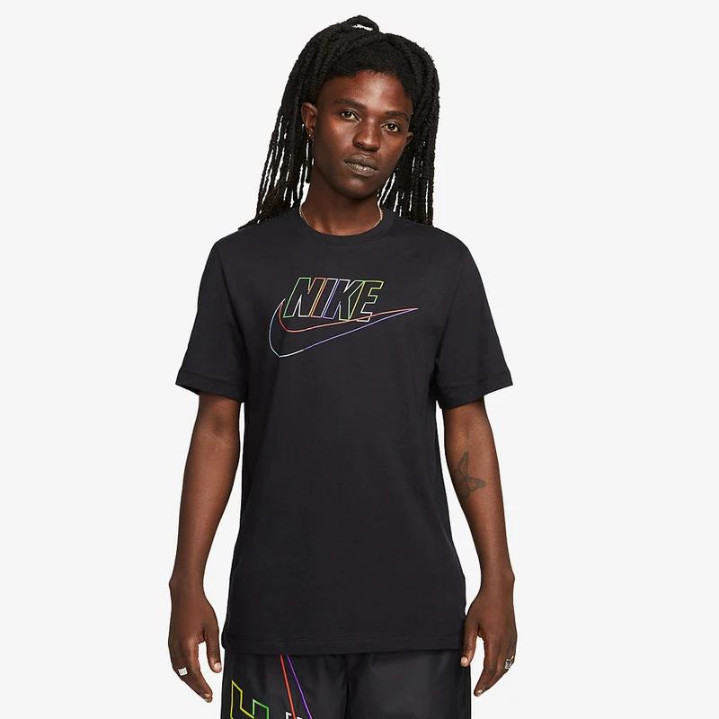 Camiseta Nike Sportswear Club+ BRD