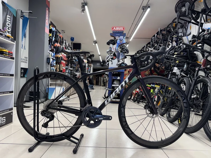 Bicicleta de Ruta Giant TCR Advanced Pro1 Di2 Usada Negra